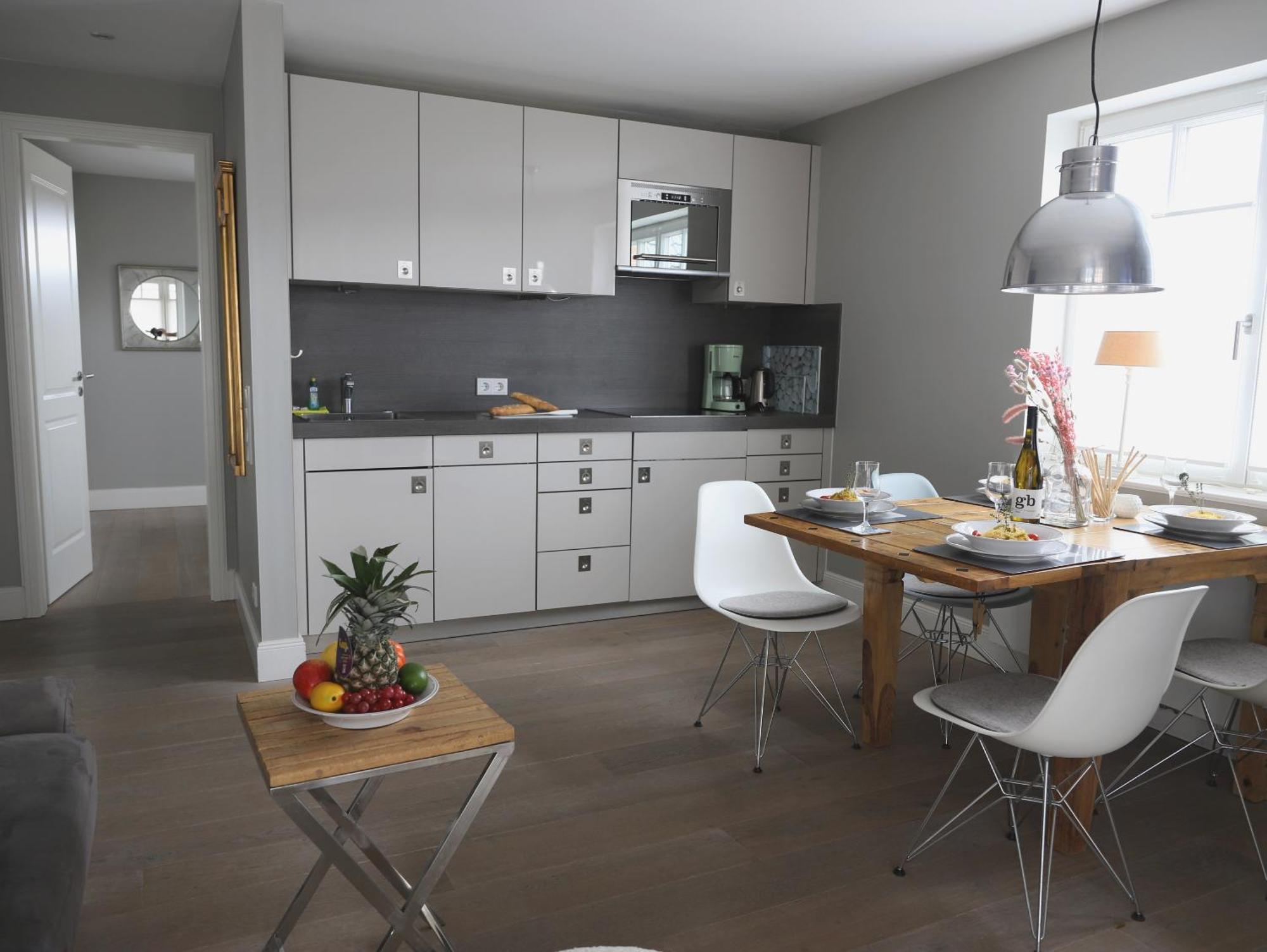 Berthin-bleeg-str. 1, W3 Apartment